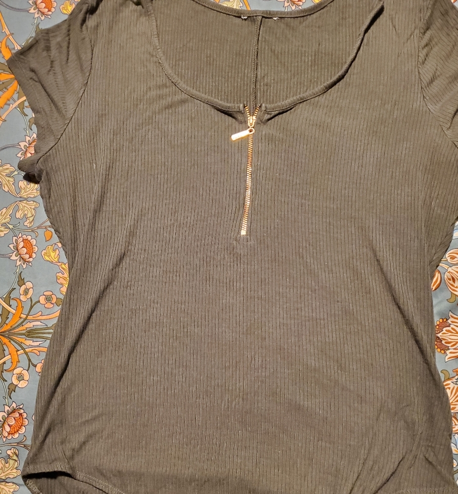 Candie's body suit w gold zip